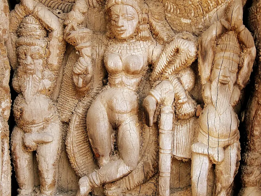 Wood Handicraft — wood carving India